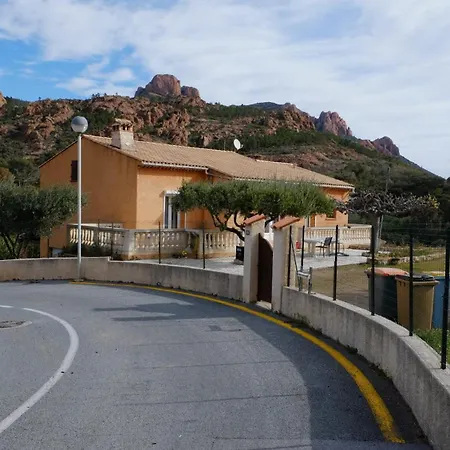 Esterel Calme Et Proche De La Mer,vtt Et Randonnees Вилла *