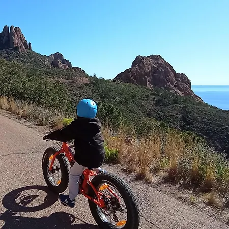 Esterel Calme Et Proche De La Mer,vtt Et Randonnees
