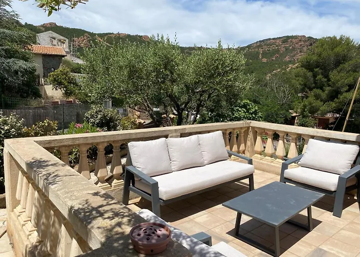 Esterel Calme Et Proche De La Mer,vtt Et Randonnées *